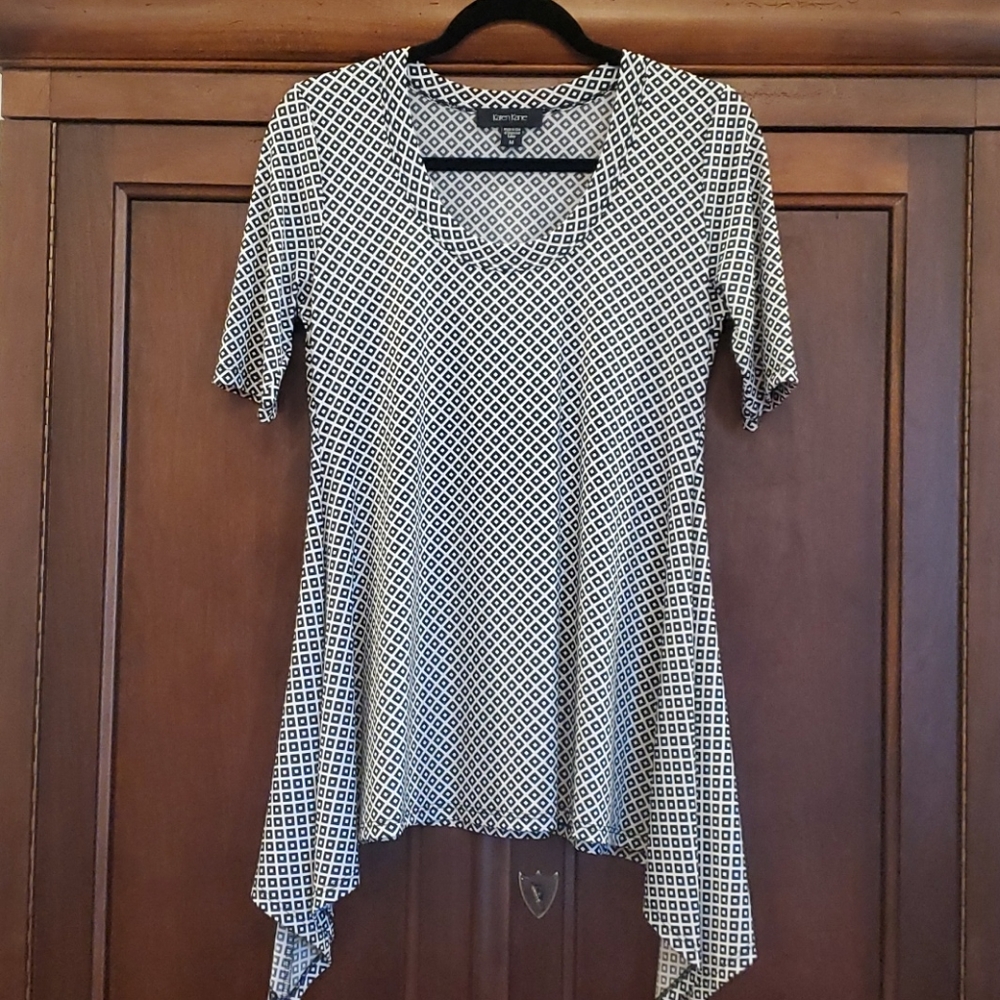 Karen Kane geometric top